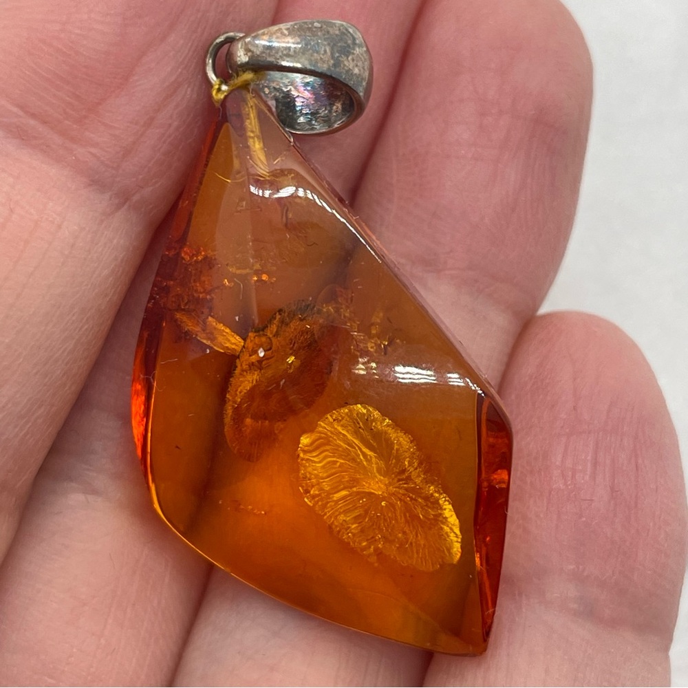 Amber Pendant 925 Metal Geometric Asymmetrical Design